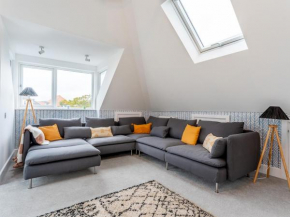 Pass the Keys Gorgeous 4 bedroom home with parking and hot tub